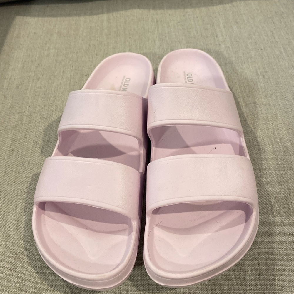 Old Navy foam sandals